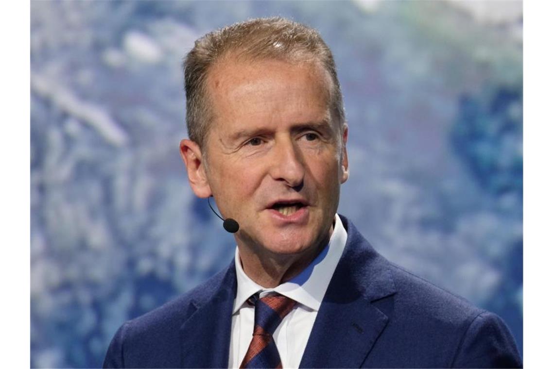 VW-Chef will Bekenntnis der Branche zu strengen Klimazielen VW-Vorstandschef Herbert Diess: „Die schärferen CO2-Grenzwerte führen zwangsläufig zu einem Ende des Verbrennungsmotors.“. Foto: Sebastian Willnow/dpa-Zentralbild/dpa
