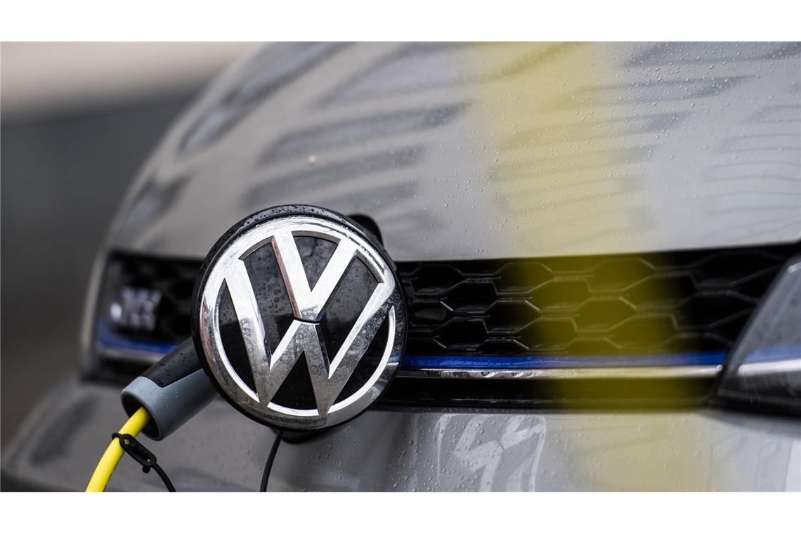 VW legt Tank- und Ladekartengeschäft zusammen VW will mit der Zusammenlegung Doppelstrukturen reduzieren. (Symbolbild)