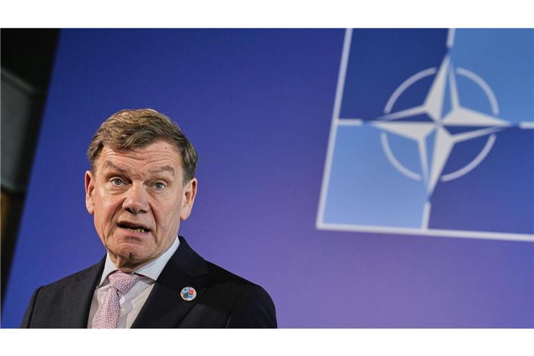 Wadephul äußerte sich beim Treffen der Nato-Außenminister in Antalya zu der Frage, wie hoch die Militärausgaben der Mitglieder sein sollten.