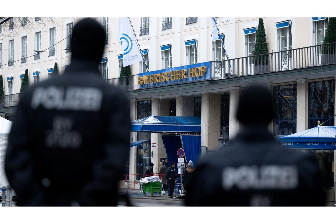 Während der politischen Veranstaltungen mit hochrangigen Gästen aus aller Welt wird das Nobelhotel Bayerischer Hof zur Hochsicherheitszone. (Archivbild)