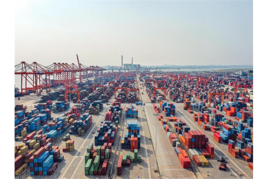 China erlebt Exportboom: Plus 21,1 Prozent Während der Rest der Welt eine Rezession erlebt, wird China als einzige große Volkswirtschaft in diesem Jahr auch wieder ein Wachstum verzeichnen. Foto: Xu Zhiyan/XinHua/dpa