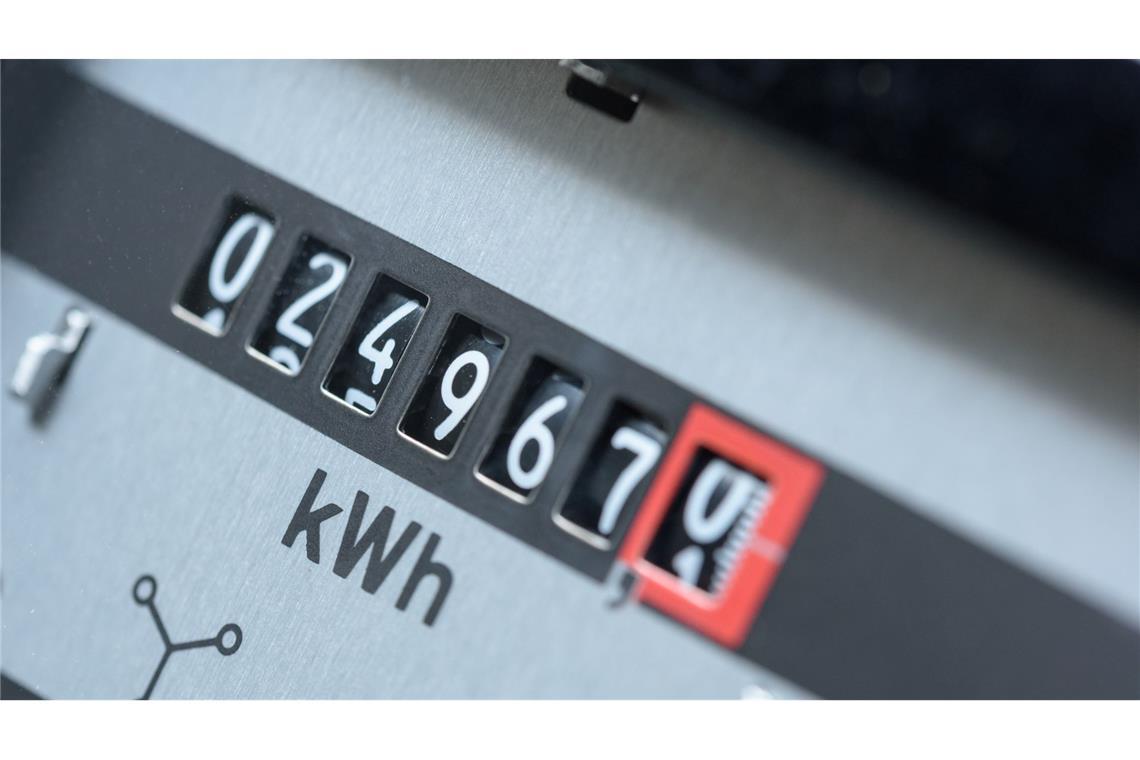 Zu hohe Strompreise im Winter? Behörden legen Bericht vor Während der sonnenarmen Zeit sind die Strompreise im Großhandel Ende 2024 kurzzeitig auf mehr als 900 Euro pro Megawattstunde gestiegen (Symbolfoto).