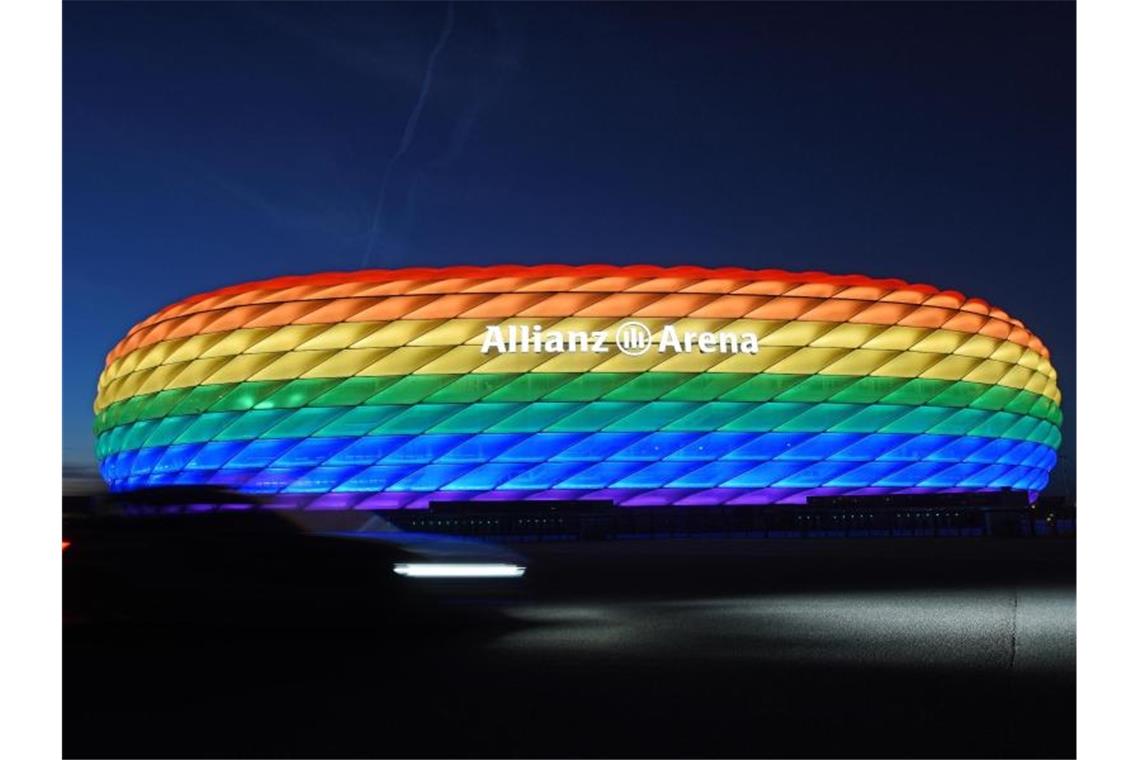 Während des EM-Spiels gegen Ungarn wird das Stadion in München nicht in den Regenbogen-Farben leuchten. Foto: Tobias Hase/dpa