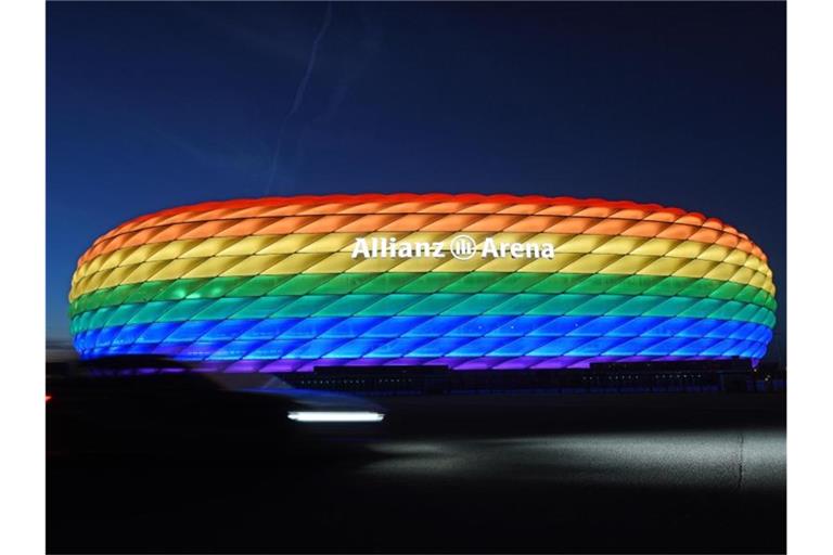 Während des EM-Spiels gegen Ungarn wird das Stadion in München nicht in den Regenbogen-Farben leuchten. Foto: Tobias Hase/dpa