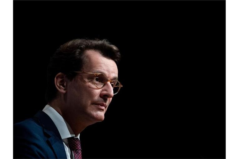 Wäre eine Direktwahl des Ministerpräsidenten möglich, würden 28 Prozent für Hendrik Wüst stimmen. Foto: Fabian Strauch/dpa