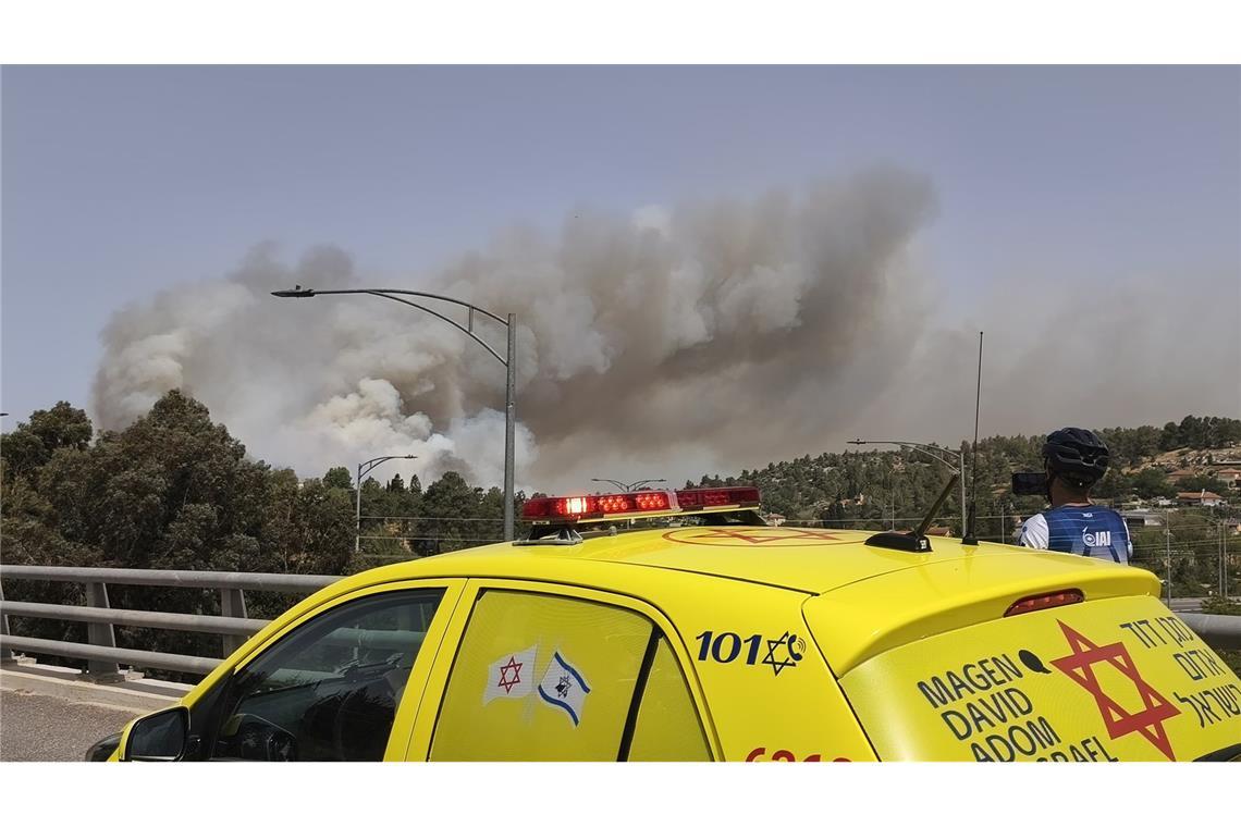 Schwere Waldbrände wüten bei Jerusalem Waldbrände wüten bei Jerusalem.