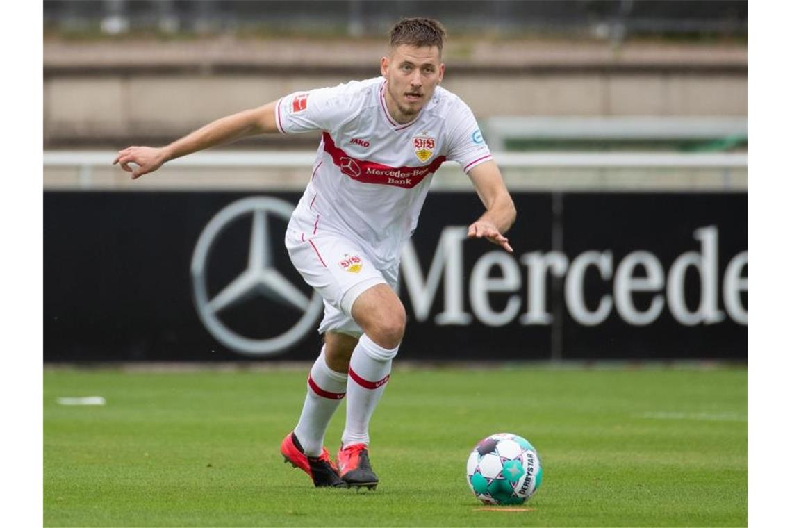 Anton will vorangehen: VfB-Neuzugang liebt „alle Positionen“ Waldemar Anton in Aktion. Foto: Tom Weller/dpa/Archivbild