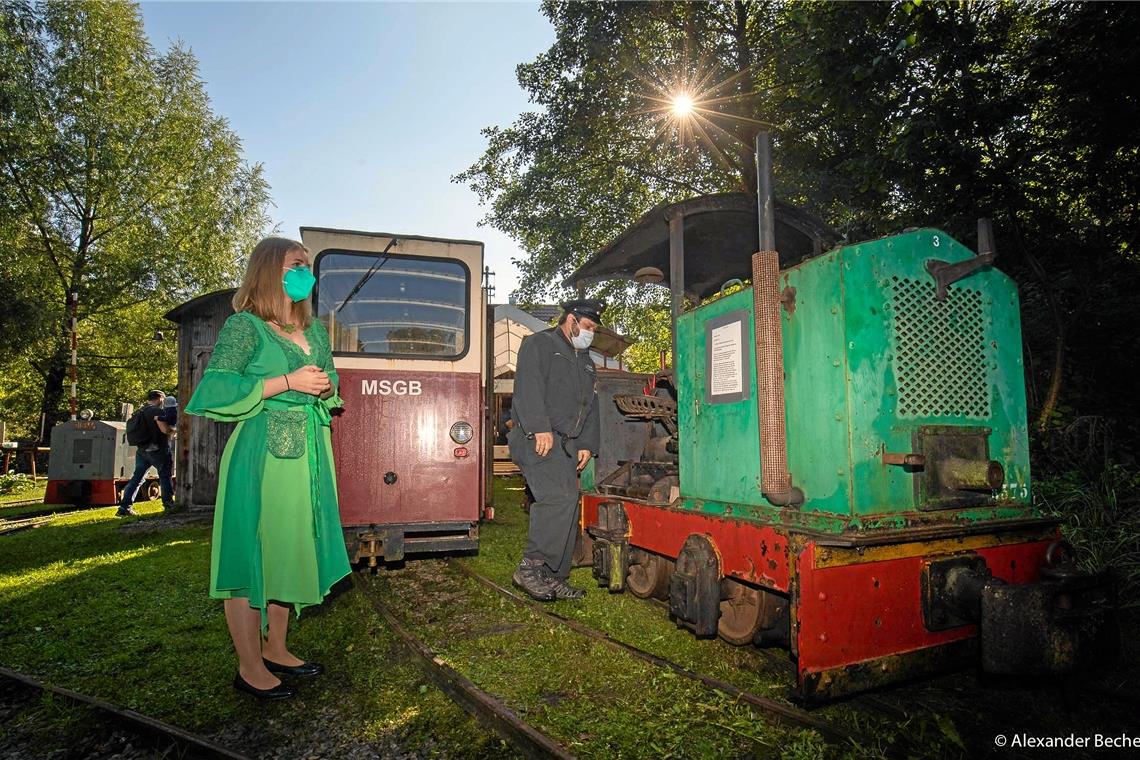 Waldfee Leonie Treml beim Fahrtag der MSGB Gartenbahn in Spiegelberg. Foto: A. B...