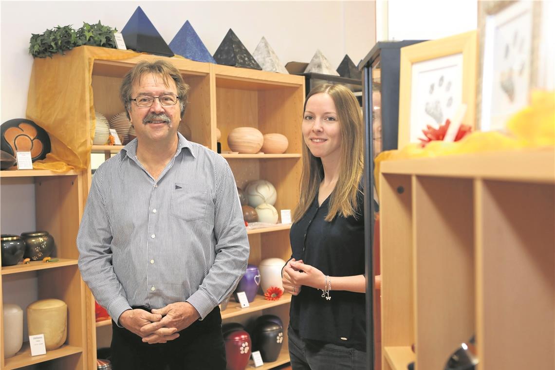 Walter Rupff und Daniela Seiz, die Betreiber des Tierkrematoriums. Foto: A. Palmizi