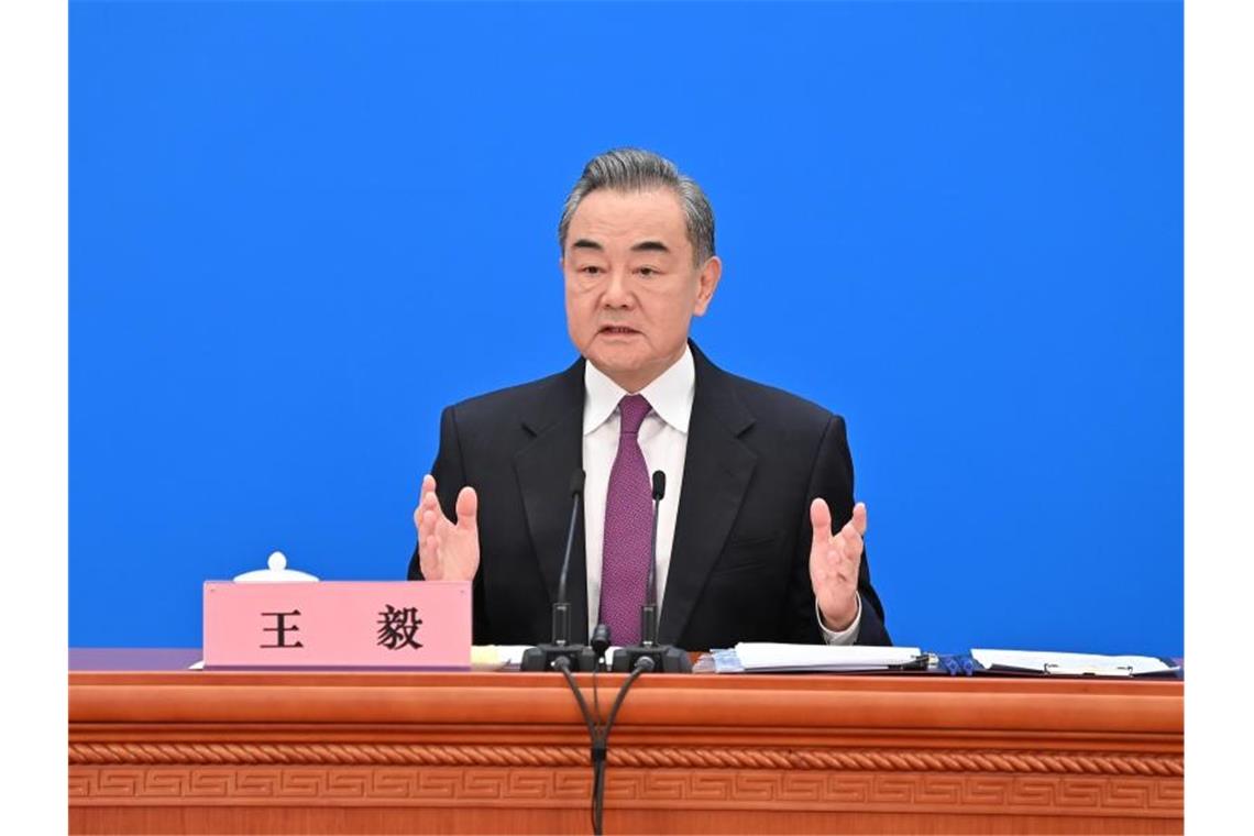 Wang Yi, Außenminister von China, spricht am Rande der laufenden Jahrestagung des chinesischen Volkskongresses bei einer Pressekonferenz. Foto: Li Xin/Xinhua/dpa