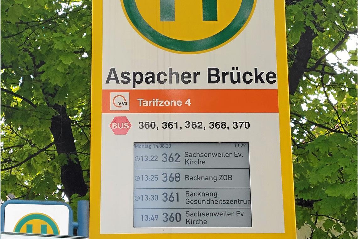 Abfahrtszeiten an der Aspacher Brücke werden stets aktualisiert Wann kommt der nächste Bus? Dank DFI ist das auf einen Blick erkennbar. Foto: privat