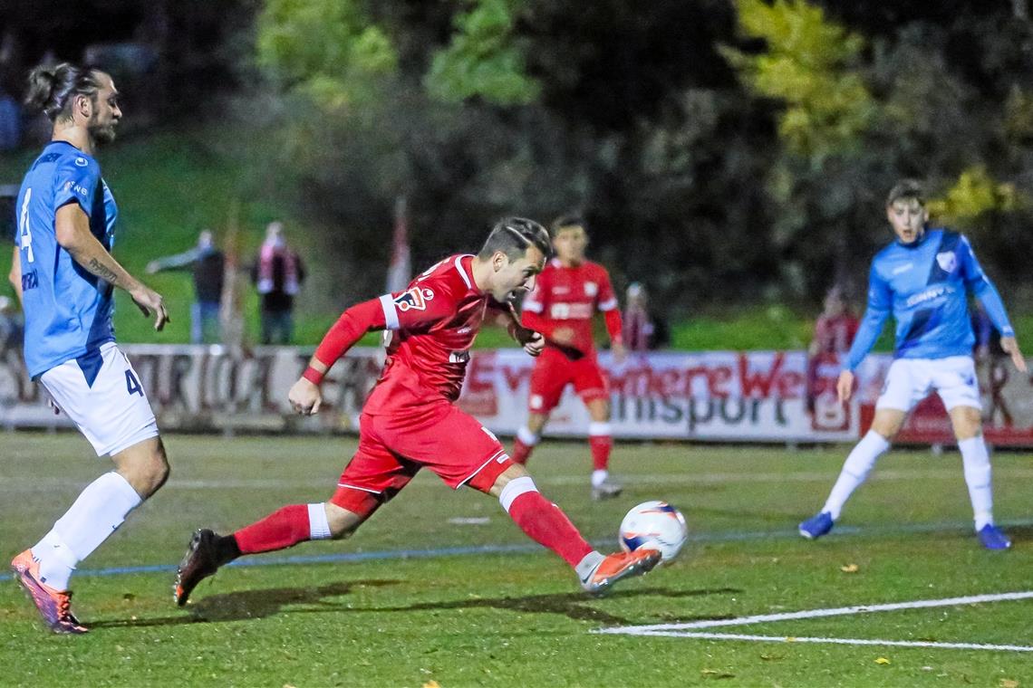 Eine Auf- und eine Abstiegsrunde in Oberliga geplant Wann Mario Marinic (am Ball) und die TSG Backnang wieder am Ball sein werden, ist noch ungewiss. Foto: A. Becher