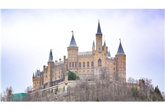 War auch schon Filmkulisse für Hollywood: Die Burg Hohenzollern bei Bisingen im Zollernalbkreis.