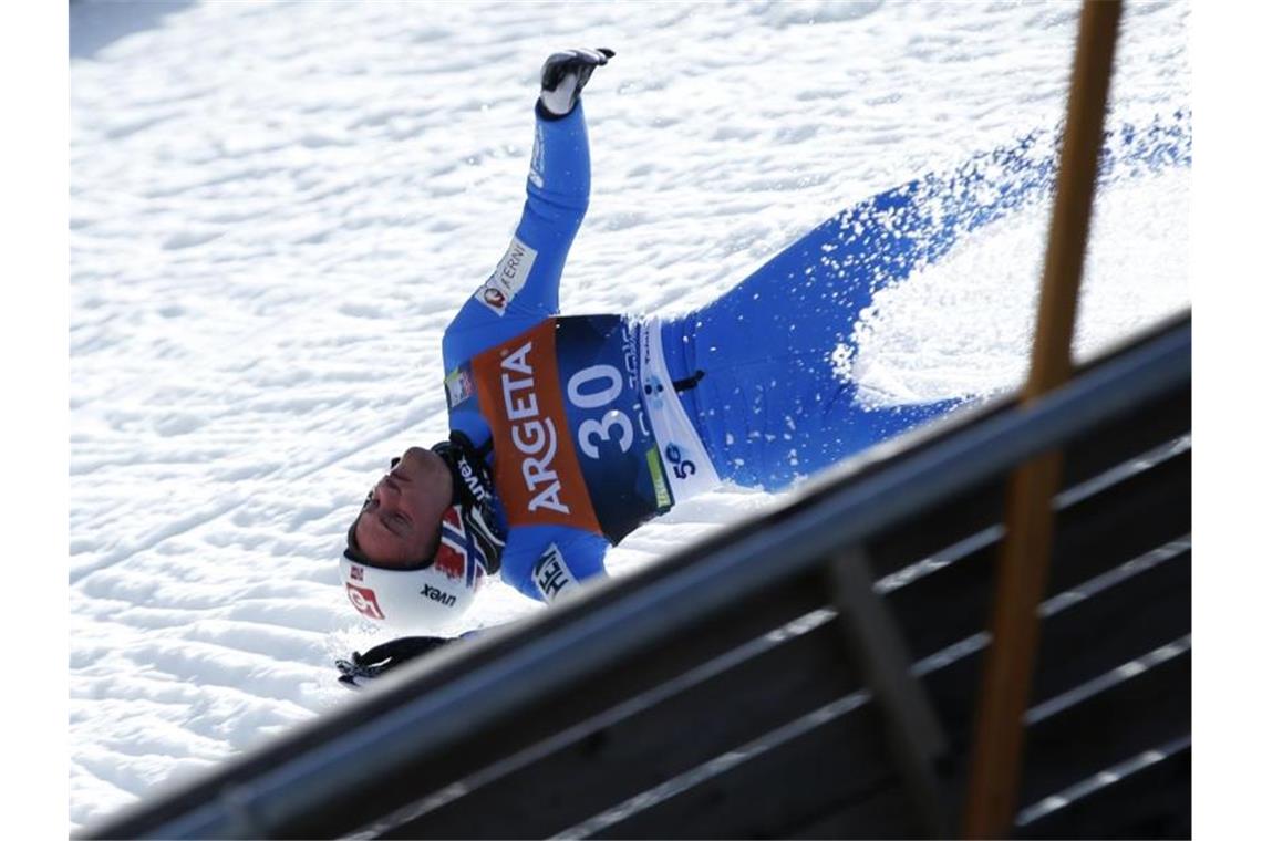 Beatmung und künstliches Koma: Dramatische Stunden um Tande War brutal gestürzt: Norwegens Top-Skispringer Daniel Andre Tande. Foto: -/AP/dpa