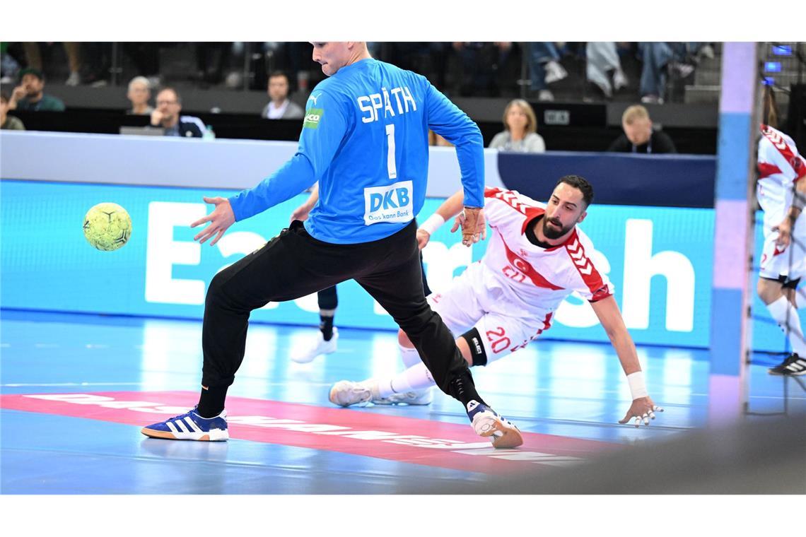 Handballer mit Tor-Gala gegen die Türkei War ein starker Rückhalt der deutschen Mannschaft: Torwart David Späth.