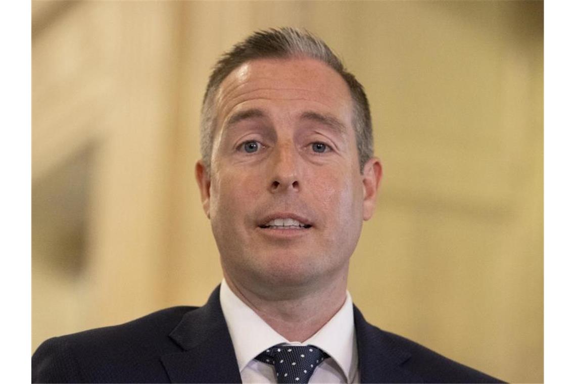 Lunte am Pulverfass: Brexit-Streit um Nordirland eskaliert War erst im Juni nach einem heftigen Machtkampf innerhalb der DUP ins Amt gelangt: Paul Givan. Foto: Liam Mcburney/PA/dpa