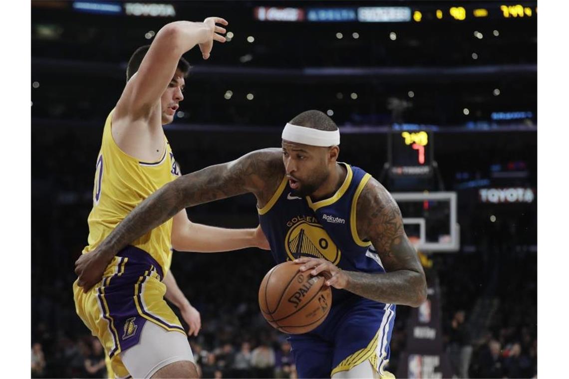 War erst im Sommer zu den Lakers gewechselt: DeMarcus Cousins (r). Foto: Marcio Jose Sanchez/AP