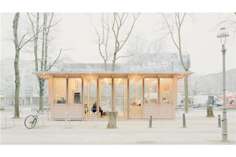 War schon oft für Preise nominiert, gewann nun den Nike-Preis 2025 für „Soziale Intervention“: Café Leo in Berlin, Architektur: sophie & hans (Berlin).