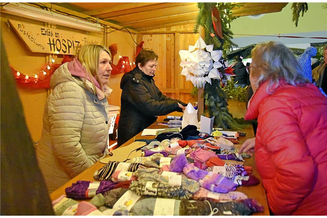 Warme Socken gibt es in Auenwald an mehreren Ständen.