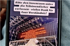 Warnung über die Tribüne und Instagram. Foto: privat