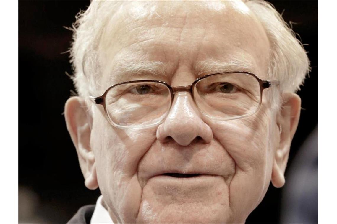 Warren Buffett zeigt sich optimistisch, dass die USA gestärkt aus der Krise hervorgehen werden. Foto: Nati Harnik/AP/dpa