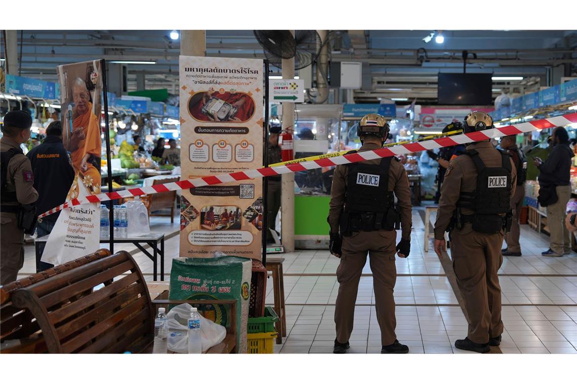 Schüsse auf beliebtem Markt in Bangkok - sechs Tote Warum der Mann schoss, ist noch unklar.