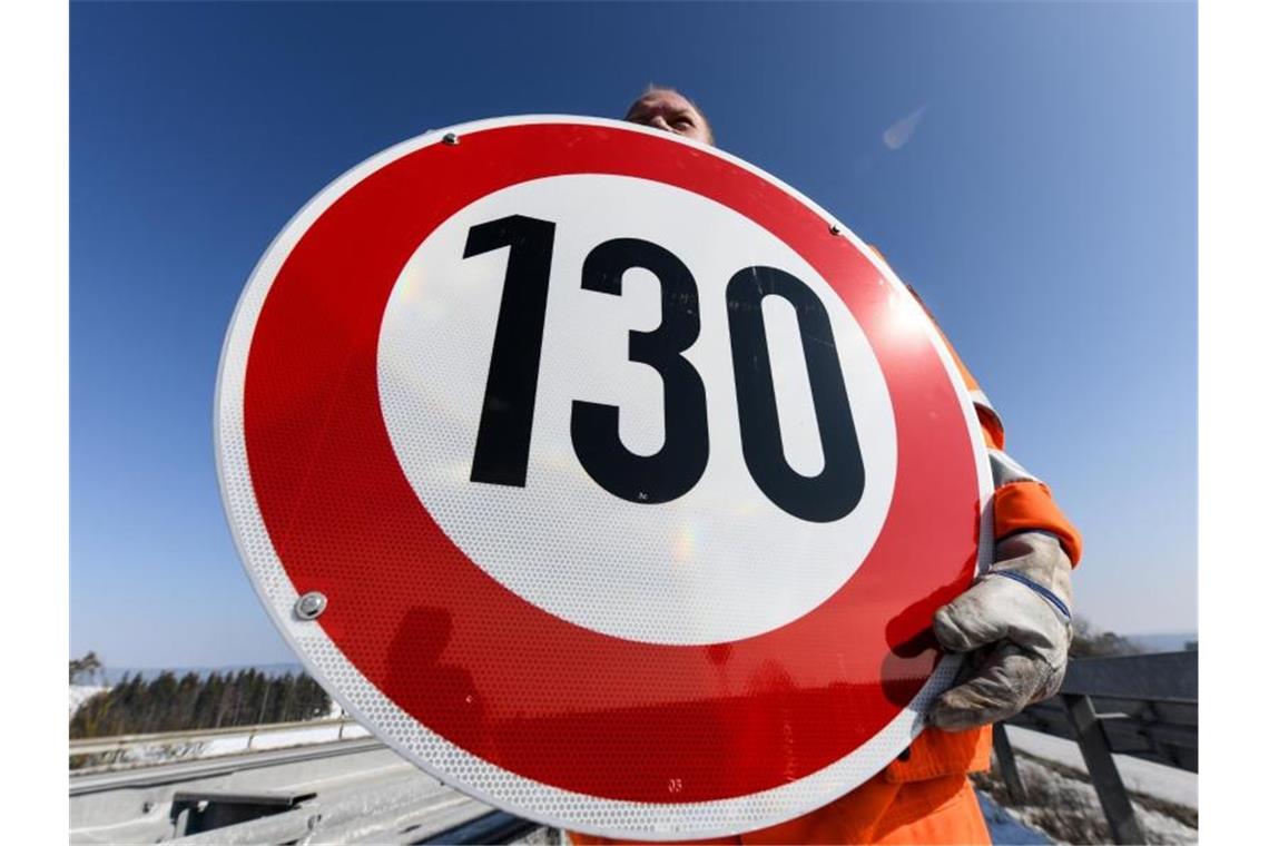 Was bringt eine starre Grenze von 130 km/h?. Foto: Patrick Seeger/dpa