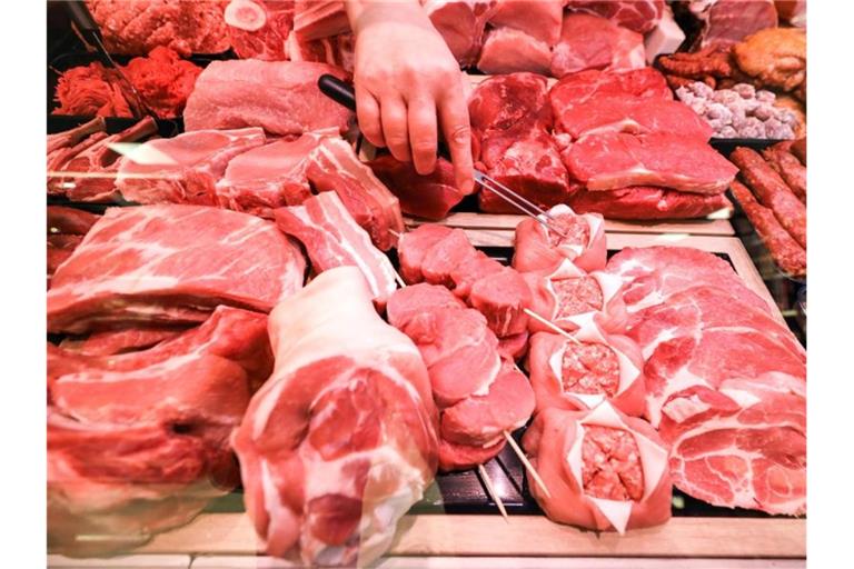 Was darf's denn sein? Aus Kundensicht lautet die Antwort bei Schweinefleisch offenbar: vor allem nicht zu teuer. Foto: Jan Woitas/dpa-Zentralbild/dpa