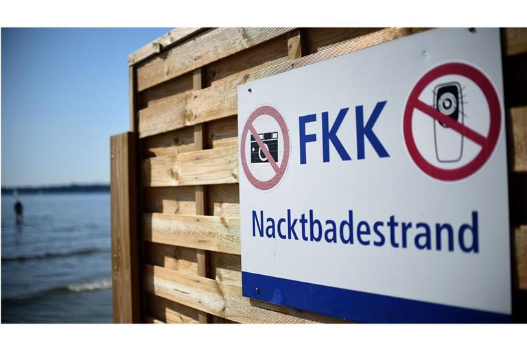 Was ist beim Nacktbaden erlaubt und was nicht? (Symbolbild)