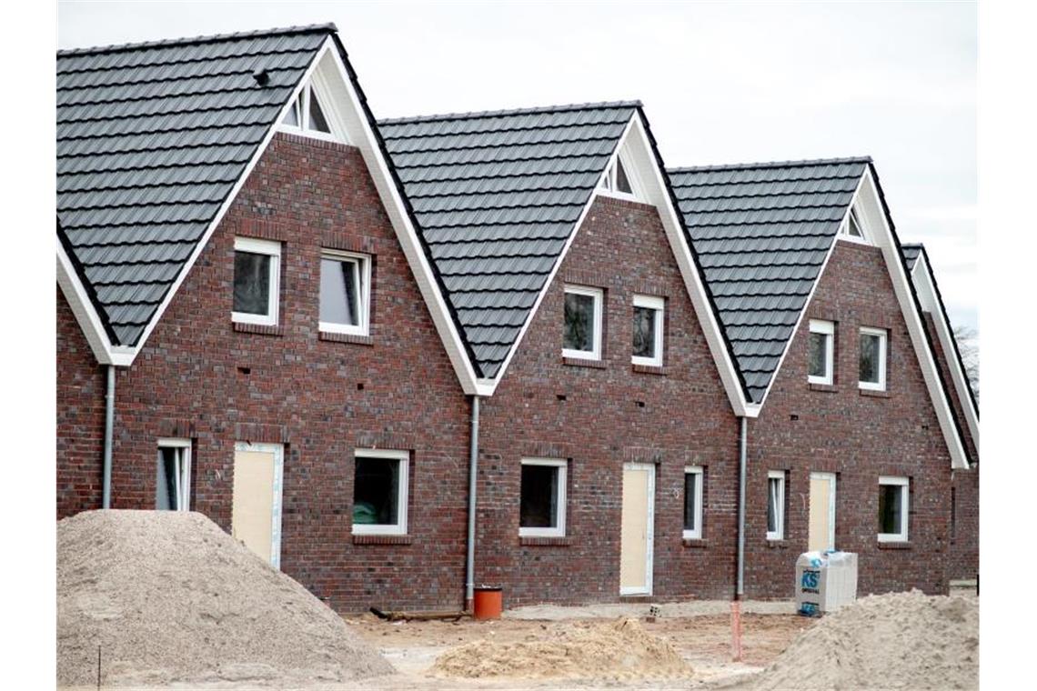 Wie viel kostet das Traumhaus? Start-up legt Werte offen Was ist das Haus wert? Ein Start-Up aus München hilft Käufern und Immobilienbesitzern bei der Beantwortung dieser kniffeligen Frage. Foto: Hauke-Christian Dittrich/dpa