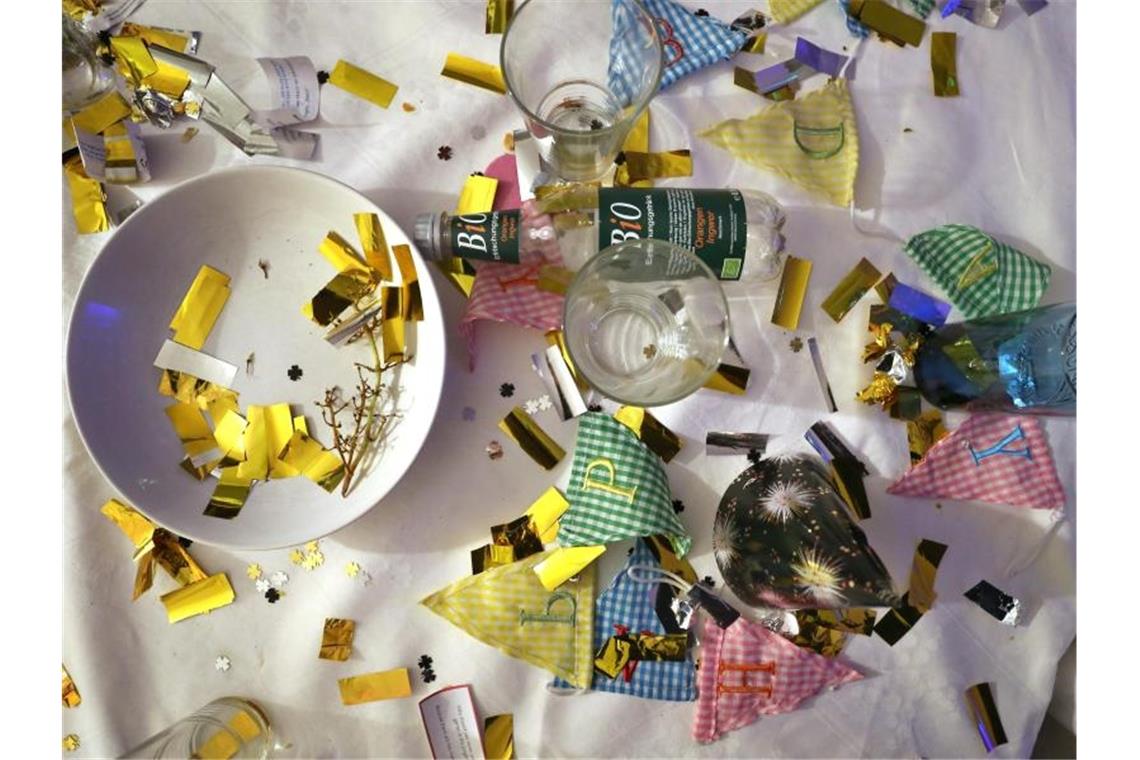 Omikron-Krisen-Gipfel: Silvester wohl nur in kleiner Runde Was wird an Silvester erlaubt sein?. Foto: Karl-Josef Hildenbrand/dpa