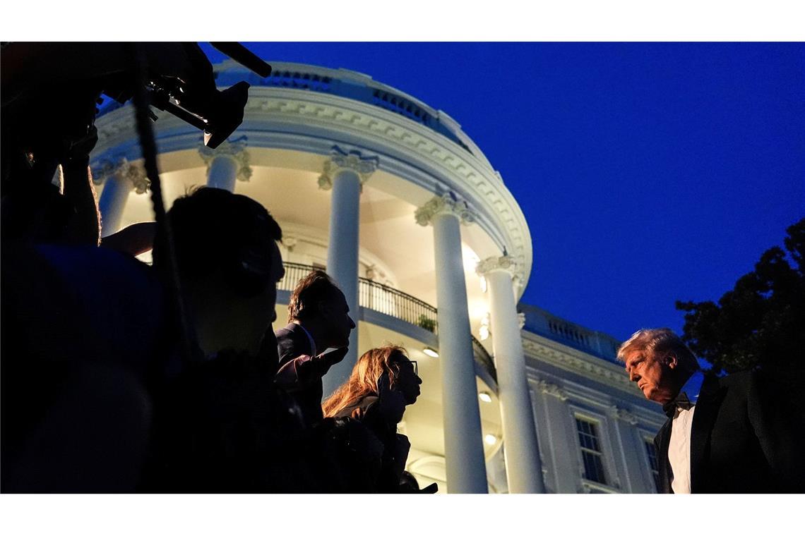 Washington, D.C.: Trump spricht vor Abreise aus dem Weißen Haus zu Reportern