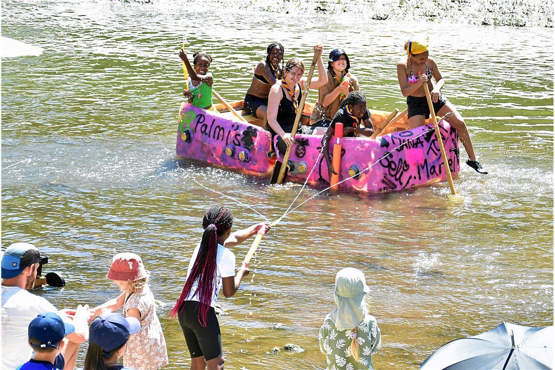 Wasserschlacht an der Murrtreppe. 39. Murr-Regatta in Backnang veranstaltet vom ...