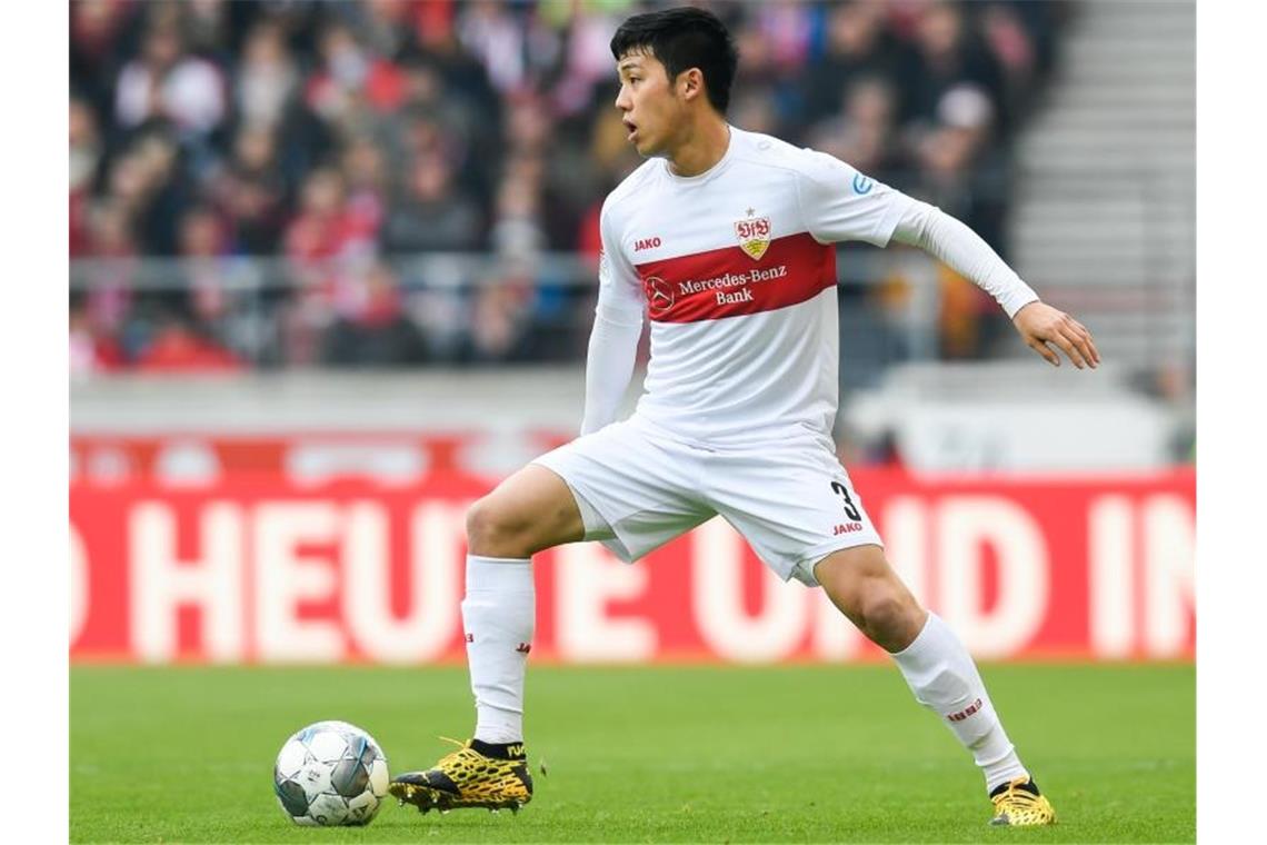 Wataru Endo vom VfB Stuttgart während eines Spiels. Foto: Tom Weller/dpa/Archivbild