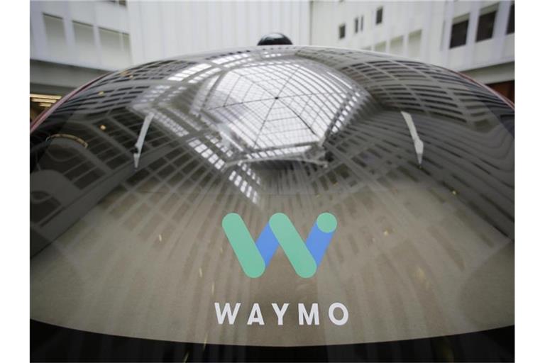 Waymo gilt als führend bei der Entwicklung von Roboterwagen-Technik. Foto: Eric Risberg/AP