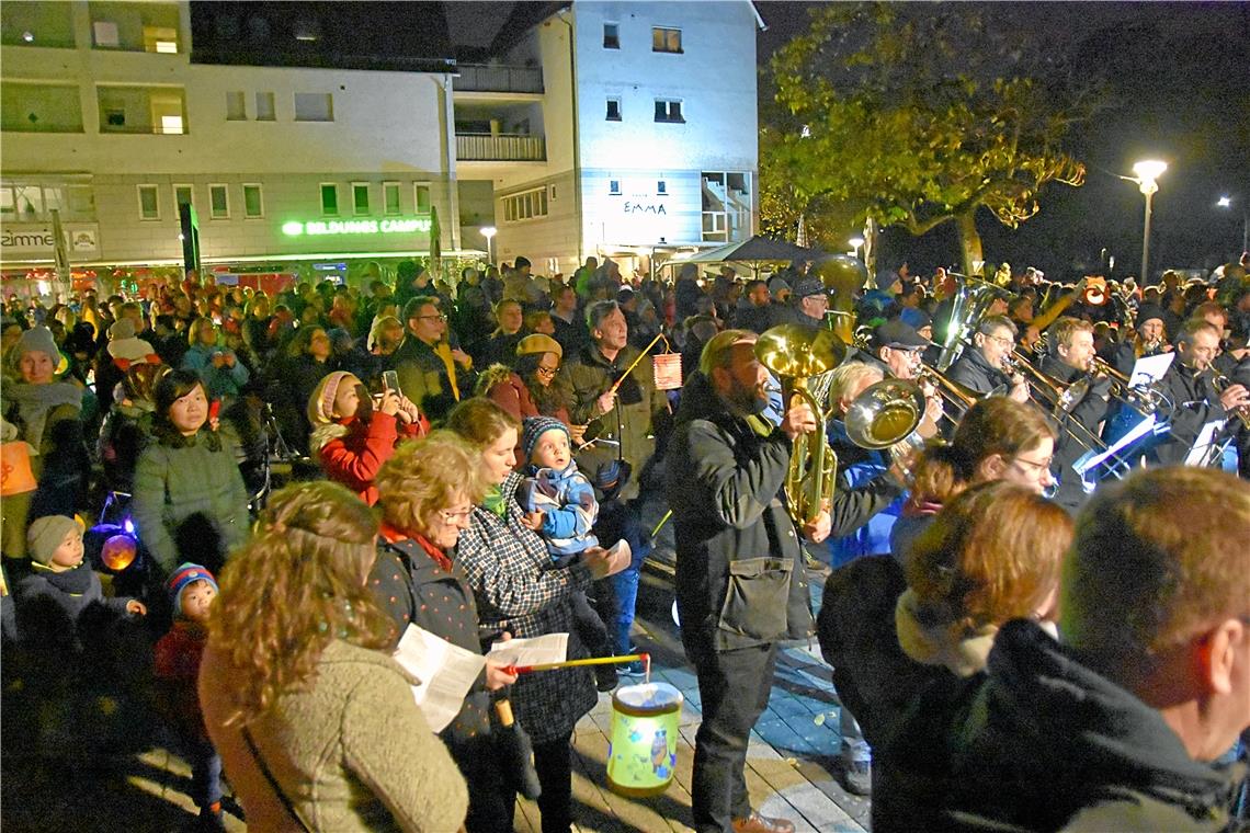 Rekordteilnahme beim Laternenumzug in Backnang
