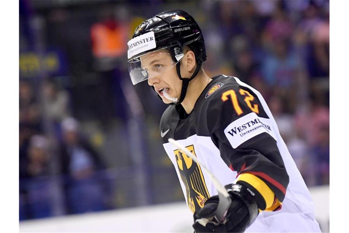 Nationalspieler Kahun wechselt von Chicago nach Pittsburgh Wechselt innerhalb der NHL: Eishockey-Nationalspieler Dominik Kahun. Foto: Monika Skolimowska/zb