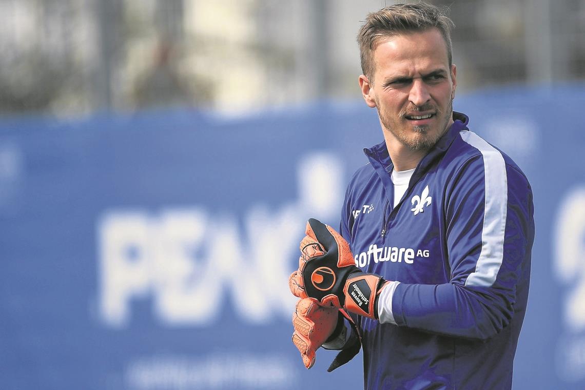 Wechselt zum Zweitligisten Darmstadt zum Drittligisten Großaspach: Rouven Sattelmaier, der im Fautenhau neuer Torwarttrainer wird. Foto: Imago