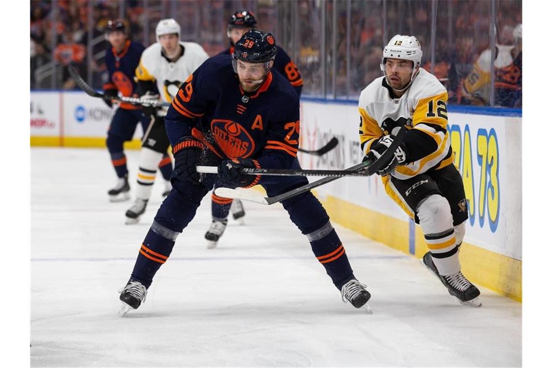 Tor und Vorlage: Draisaitl führt Oilers zum 20. Saisonsieg Wegbereiter zum 20. Saisonsieg der Edmonton Oilers: Leon Draisaitl (M). Foto: Codie Mclachlan/The Canadian Press/dpa
