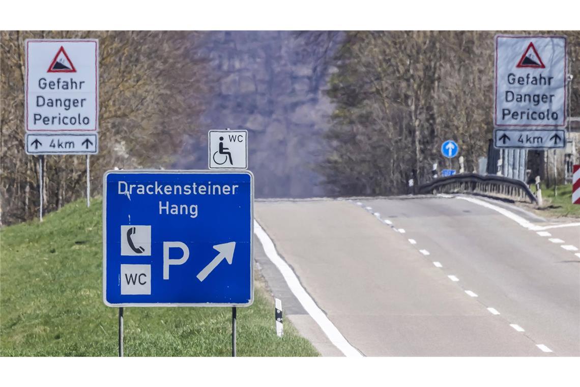 Wegen Baumfällarbeiten am Drackensteiner Hang wird die A8 Richtung Stuttgart im Bereich Albabstieg gesperrt (Archivbild).