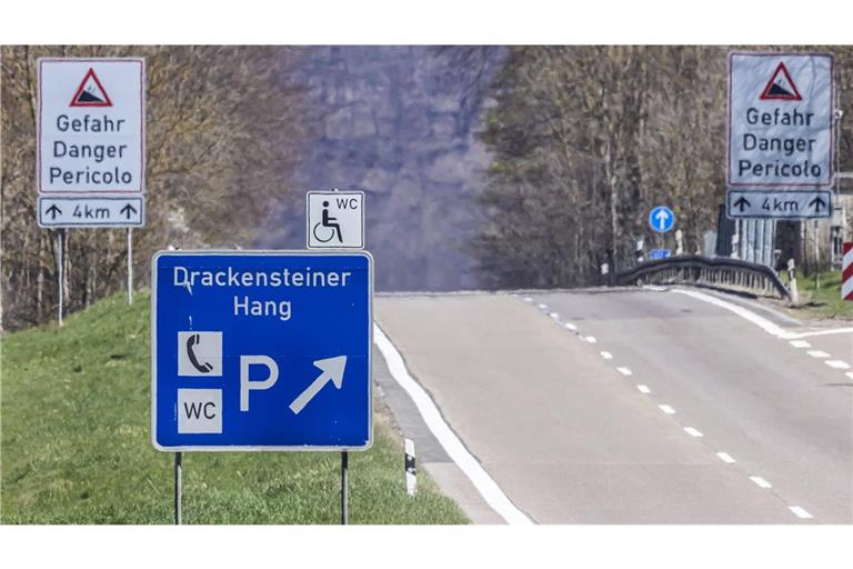 Wegen Baumfällarbeiten am Drackensteiner Hang wird die A8 Richtung Stuttgart im Bereich Albabstieg gesperrt (Archivbild).