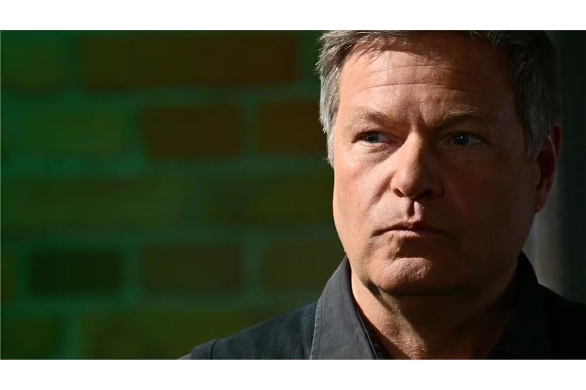 Wegen der Blockade einer Fähre mit Ex-Wirtschaftsminister Robert Habeck sind sechs Demonstrierende verurteilt worden (Archivfoto).