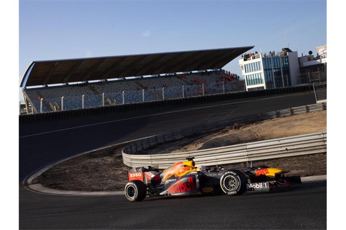 Regeländerungen für Formel 1 in Corona-Krise Wegen der Corona-Krise passt die Formel 1 ihre Regeln an. Foto: Peter Dejong/AP/dpa