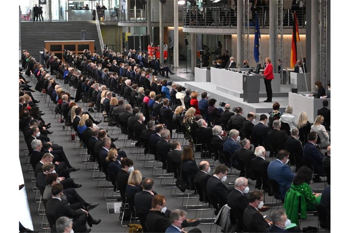 Wegen der Corona-Pandemie versammelte sich das Gremium diesmal im Paul-Löbe-Haus, wo mehr Platz ist. Foto: Bernd Von Jutrczenka/dpa