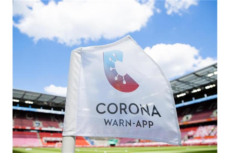 Wegen der gestiegenen Zahl von Corona-Infektionen wird das Bundesligaspiel 1. FC Köln gegen TSG Hoffenheim ohne Zuschauer stattfinden. Foto: Rolf Vennenbernd/dpa