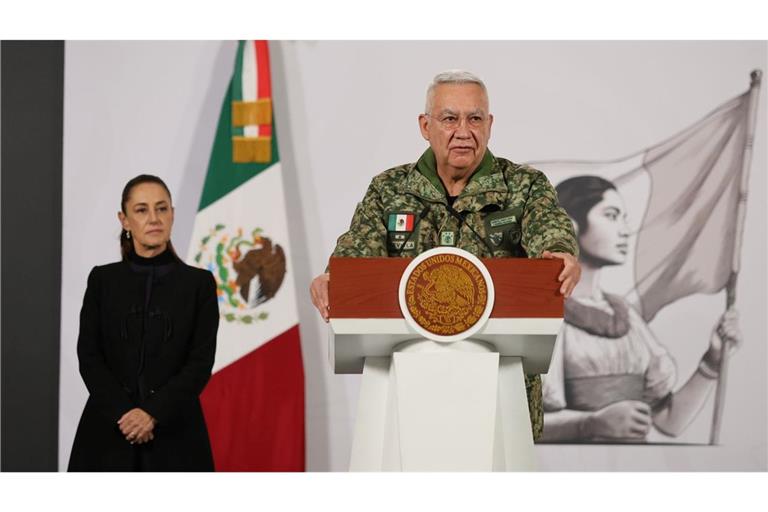 Wegen der hohen Zahl an getöteten Soldaten brach der General auf der Pressekonferenz in Tränen aus.