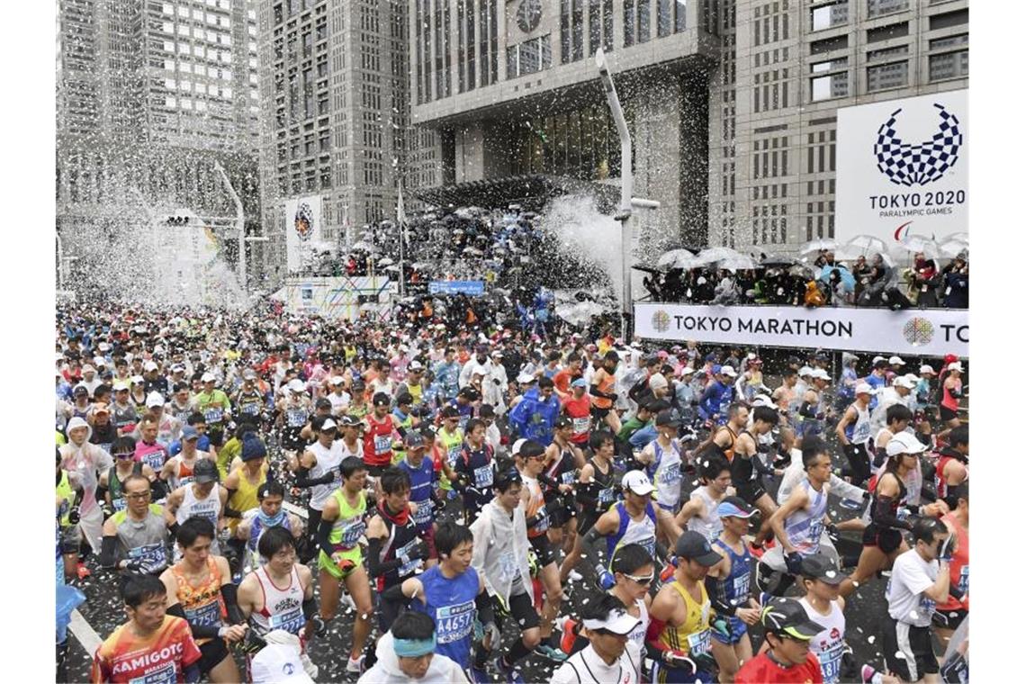 Wegen des Coronavirus dürfen 38.000 Läufer nicht beim Tokio-Marathon starten. Foto: Kyodo/Pool/dpa