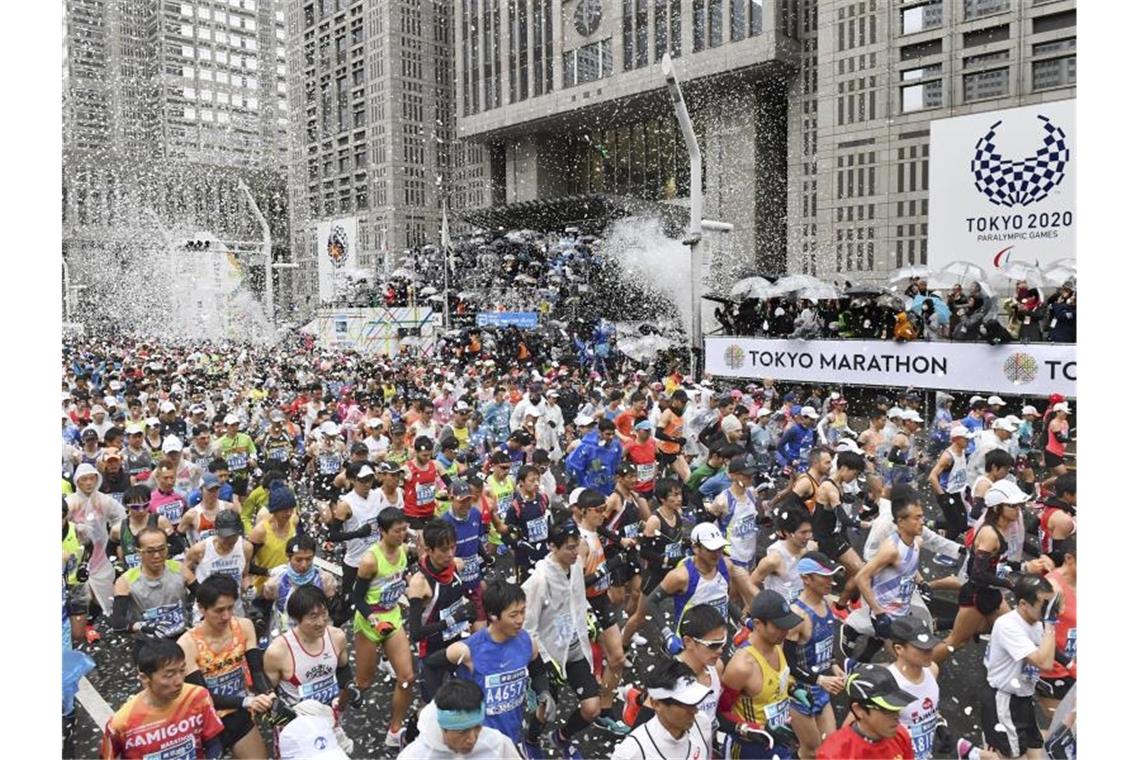 Coronavirus: Absage für 38.000 Läufer des Tokio-Marathons Wegen des Coronavirus dürfen 38.000 Läufer nicht beim Tokio-Marathon starten. Foto: Kyodo/Pool/dpa