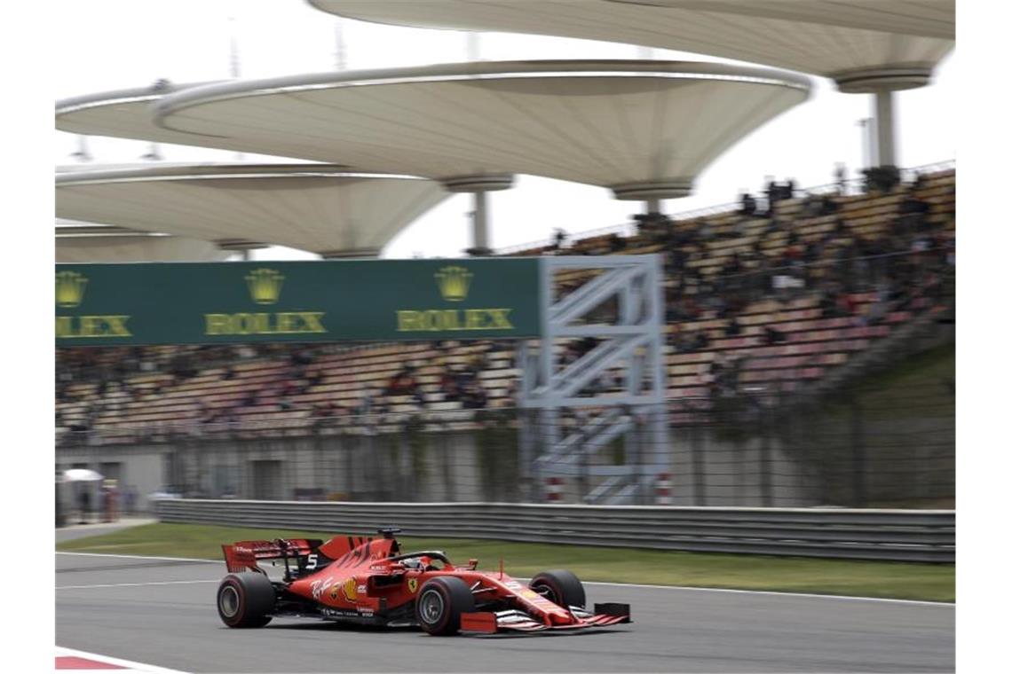 Coronavirus stoppt Formel 1: Rennen in China verschoben Wegen des Coronavirus wird das Formel-1-Rennen in China verschoben. Foto: Andy Wong/AP/dpa