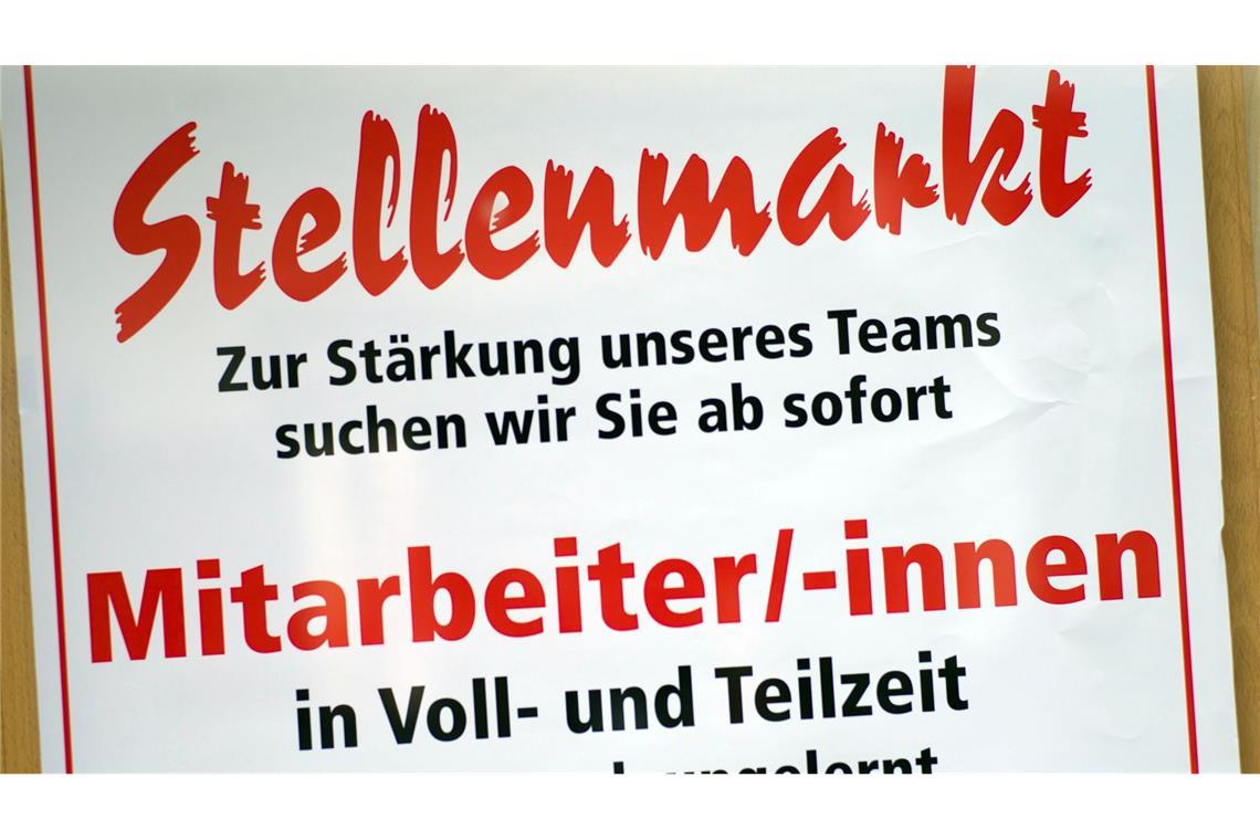 Wegen des Fachkräftemangels können viele Betriebe nicht wählerisch sein. (Symbolbild)